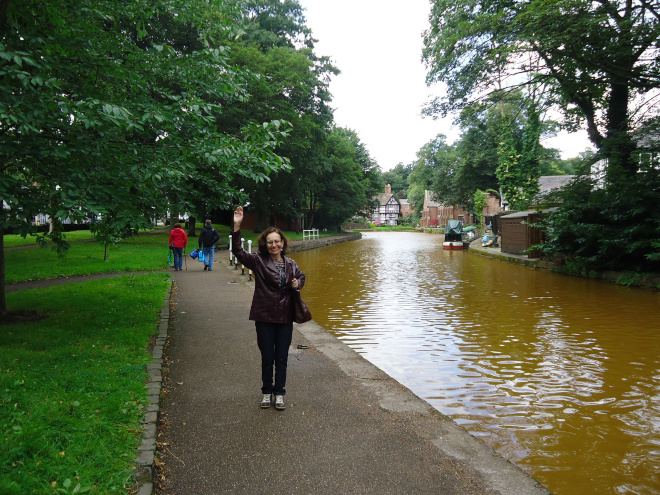 Dayse na margem do canal de Bridgewater.